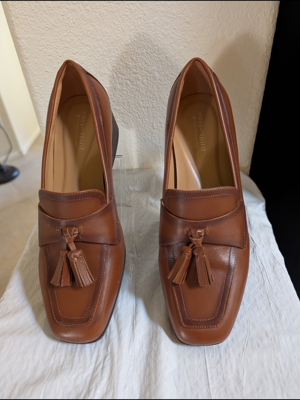 Easy Spirit Women’s Tan Leather Tassel Loafers